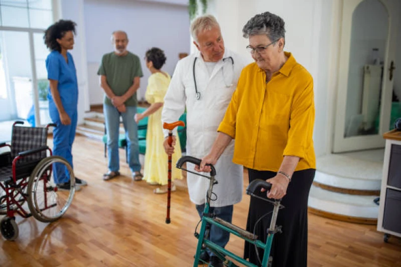 clínica de reabilitação para idoso com fisioterapia