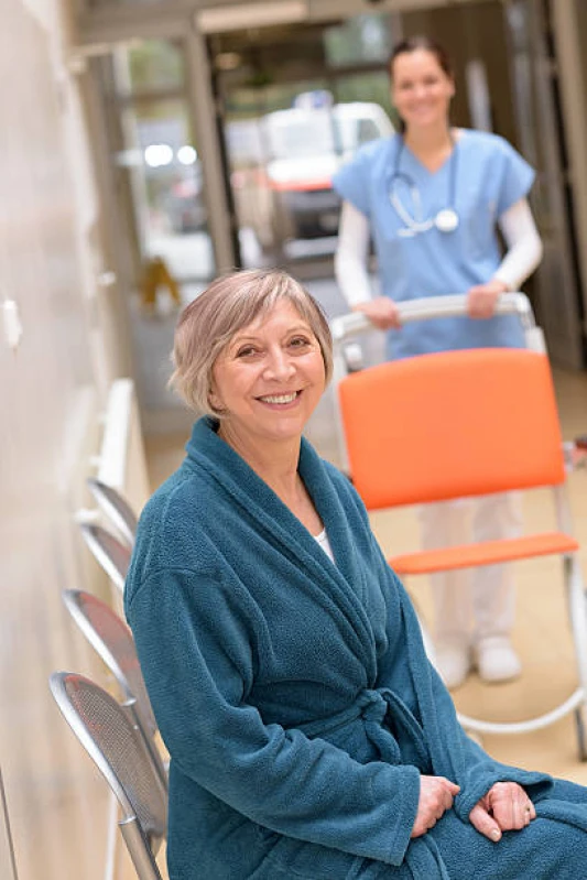 espaço para terceira idade com enfermagem